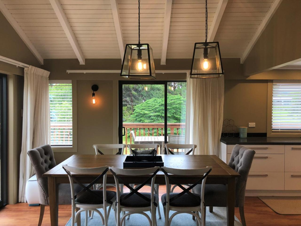 Kinloch Lakeview Lodge - Taupo Zewnętrze zdjęcie