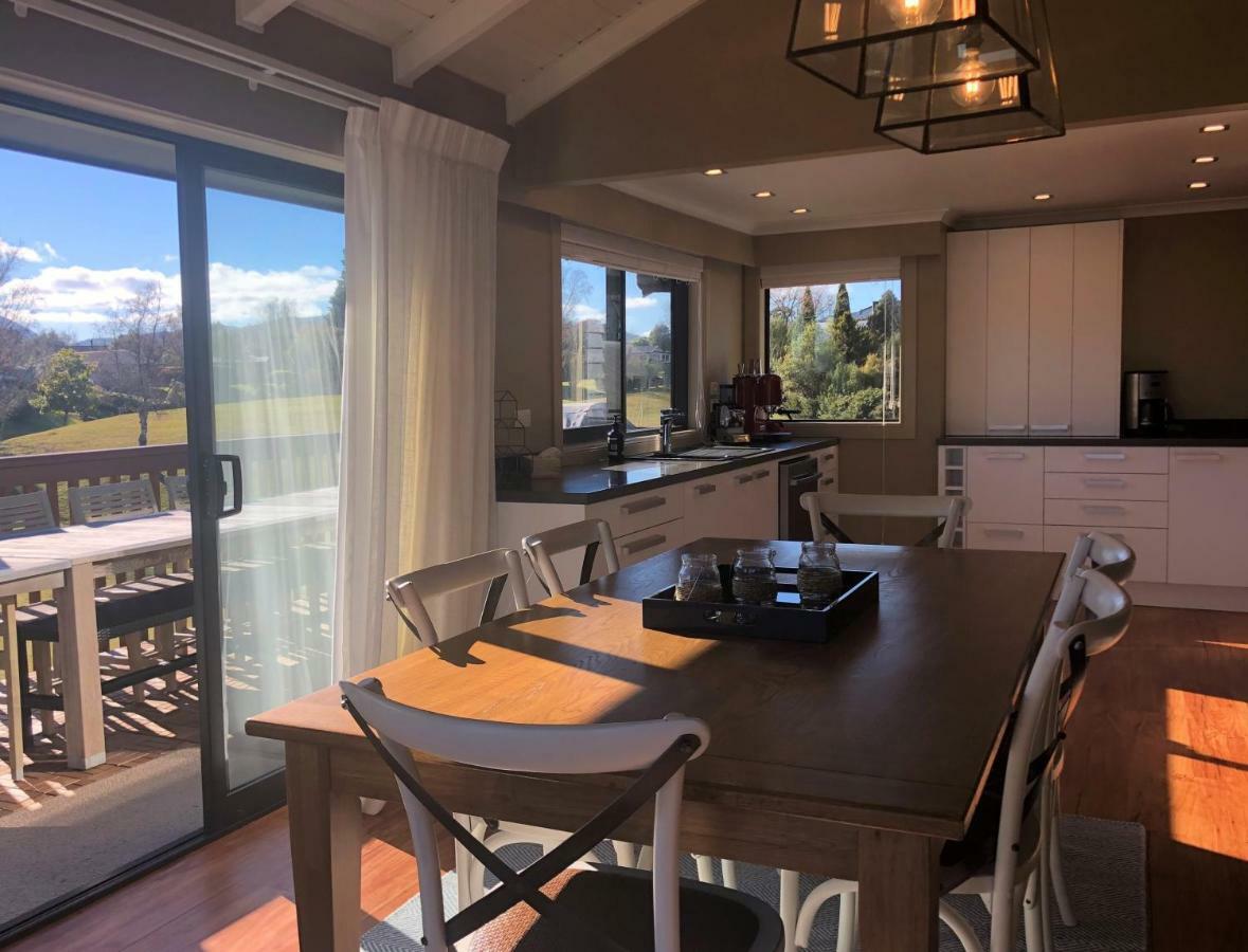 Kinloch Lakeview Lodge - Taupo Zewnętrze zdjęcie