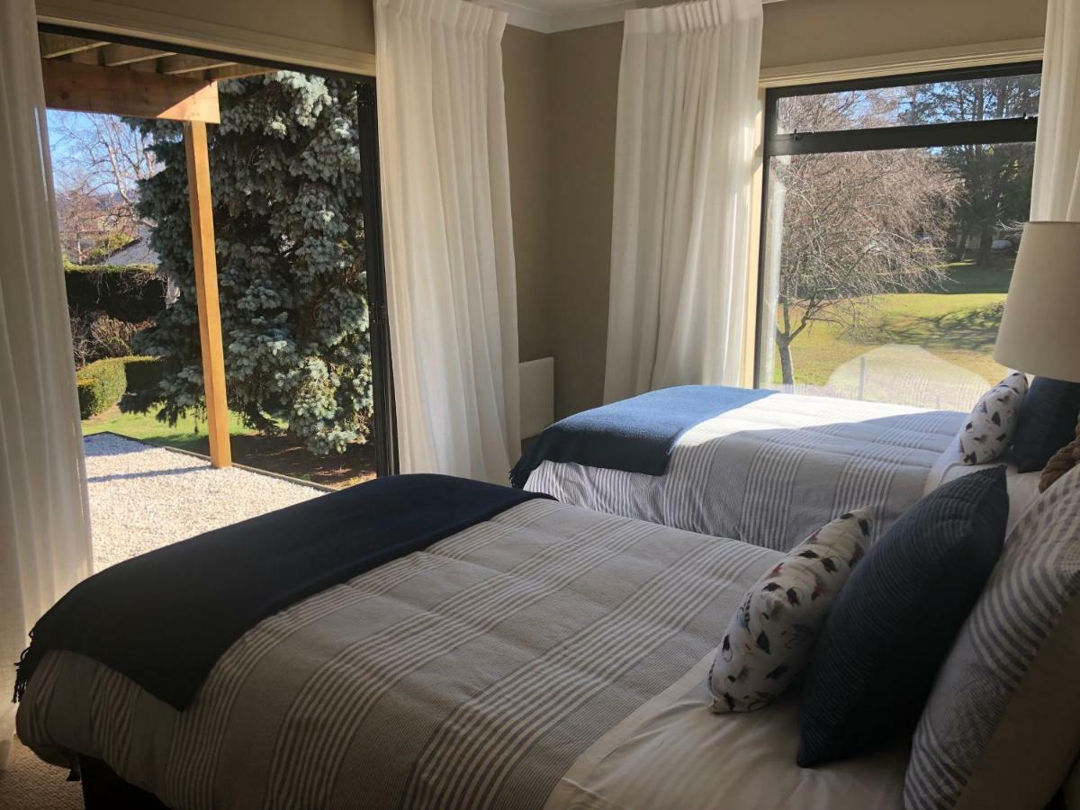 Kinloch Lakeview Lodge - Taupo Zewnętrze zdjęcie